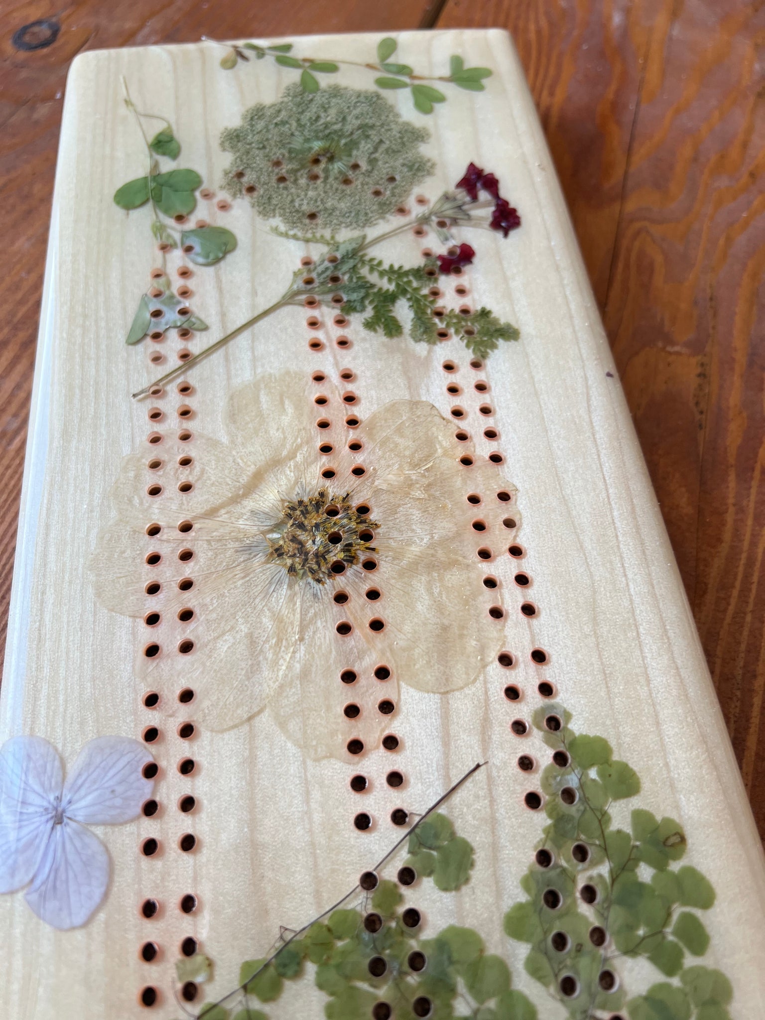 Happy Mistake : Floral Cribbage Board