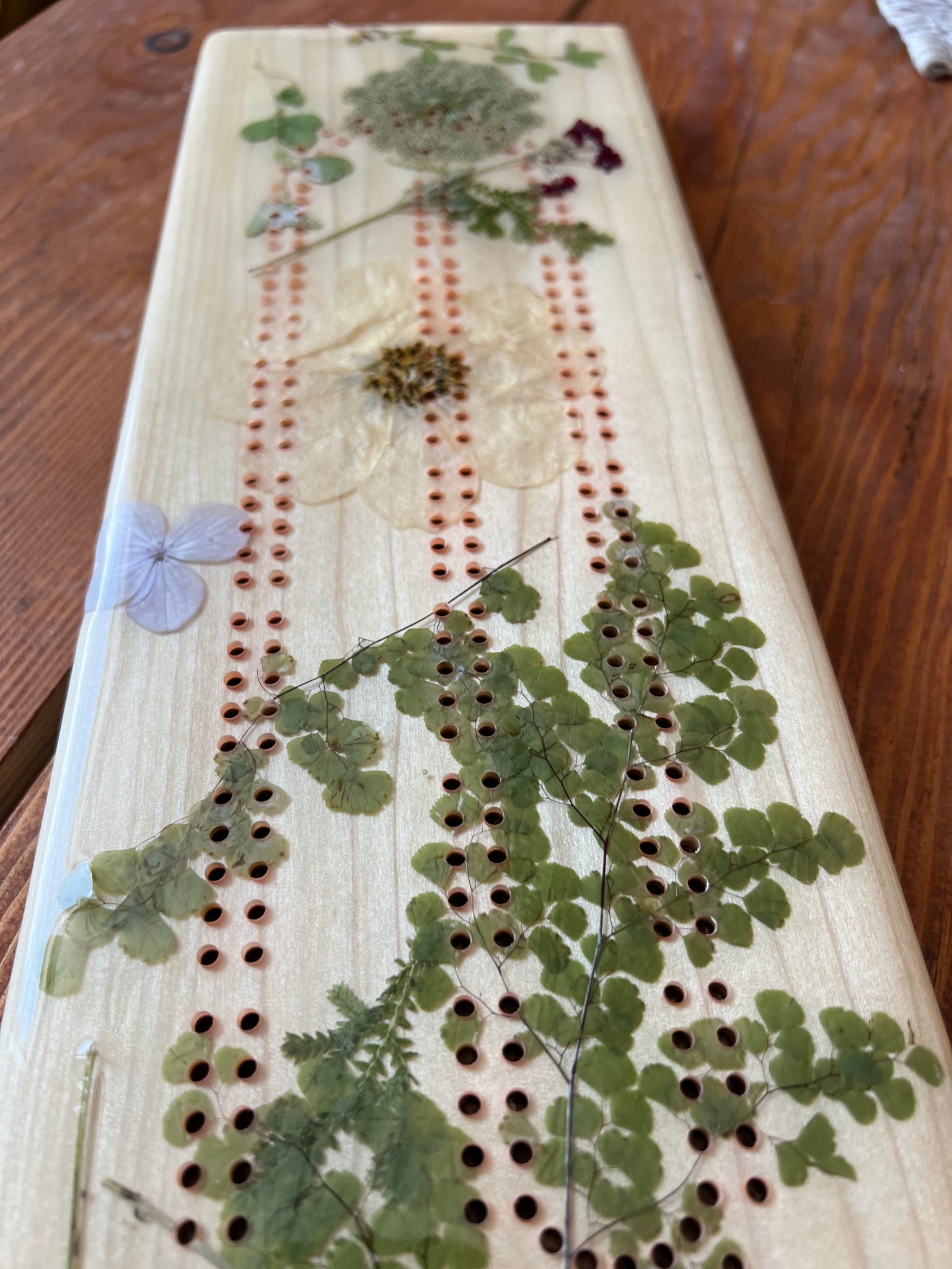 Happy Mistake : Floral Cribbage Board